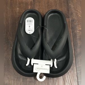 Ladies Foamwalk Slippers Size: 8 - NWT
